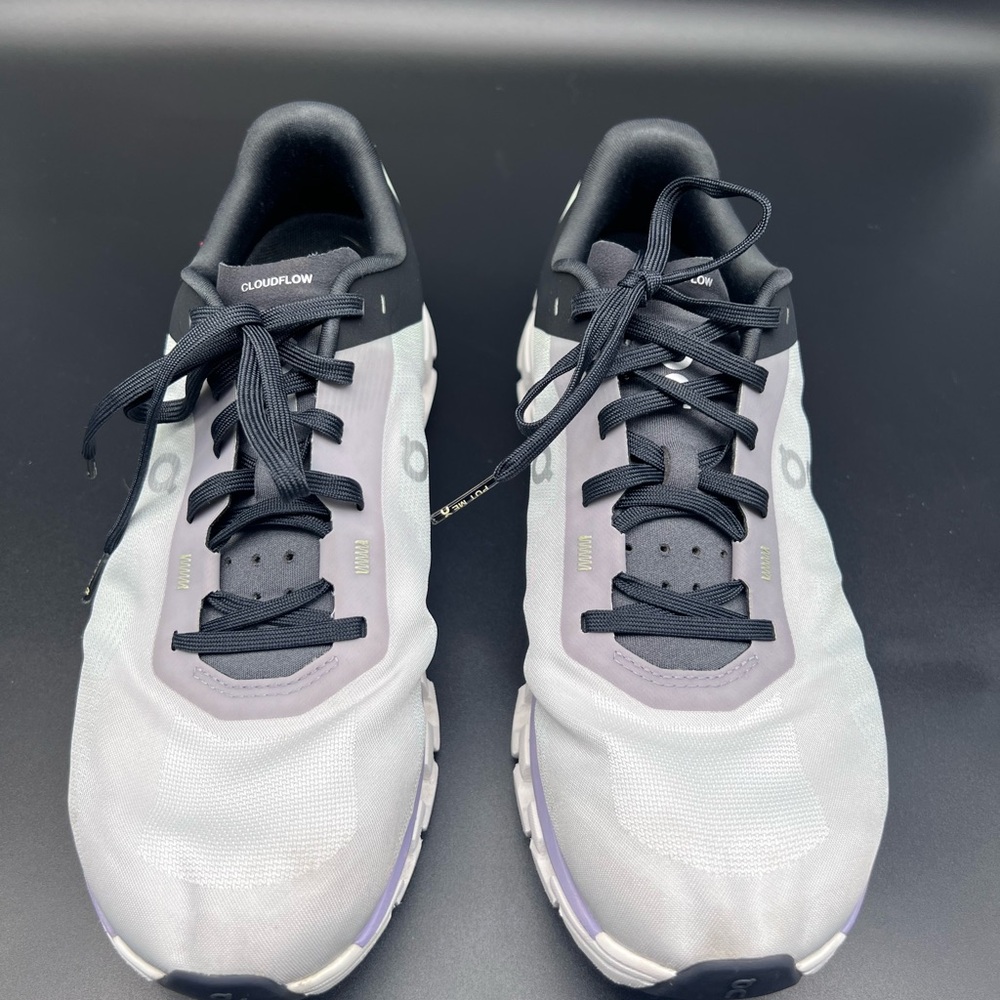 On Cloud Women’s Cloudflow 4 Running Shoes